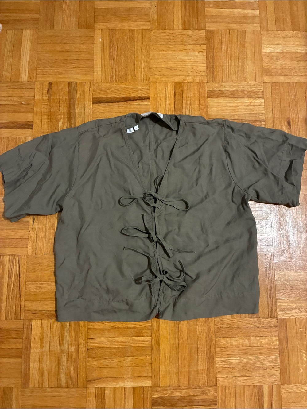 Women’s Olive Tie-Front Short Sleeve